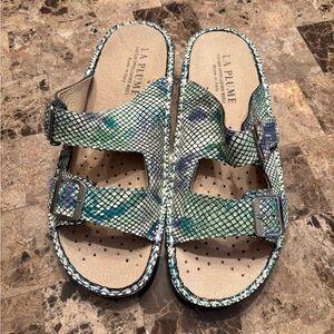 La Plume Green and Blue Sandals